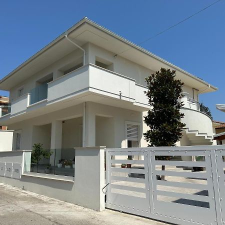 White B&B Pagliare Екстер'єр фото