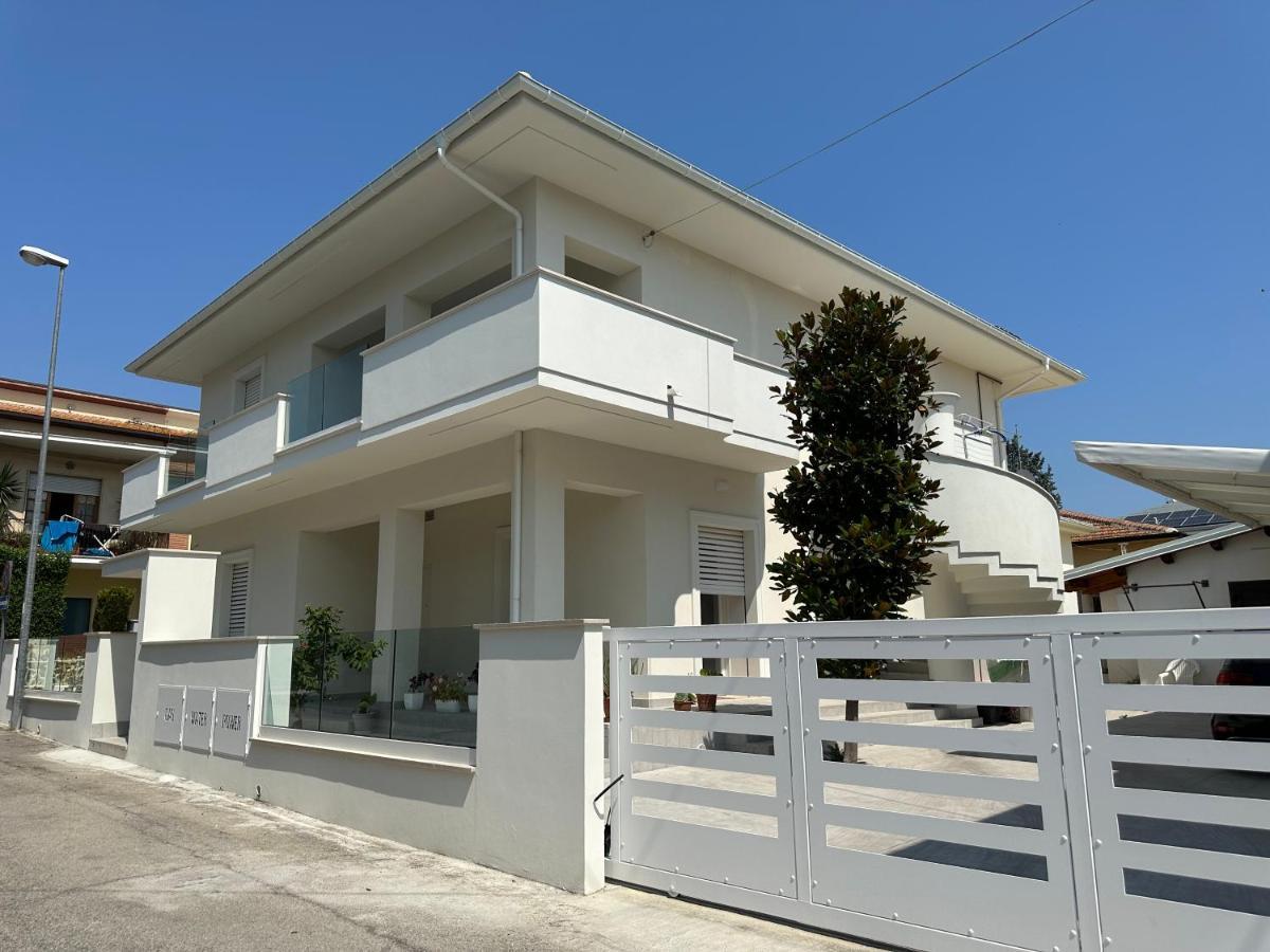 White B&B Pagliare Екстер'єр фото